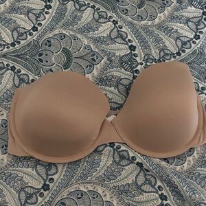 Like new Maidenform strapless bra 36D